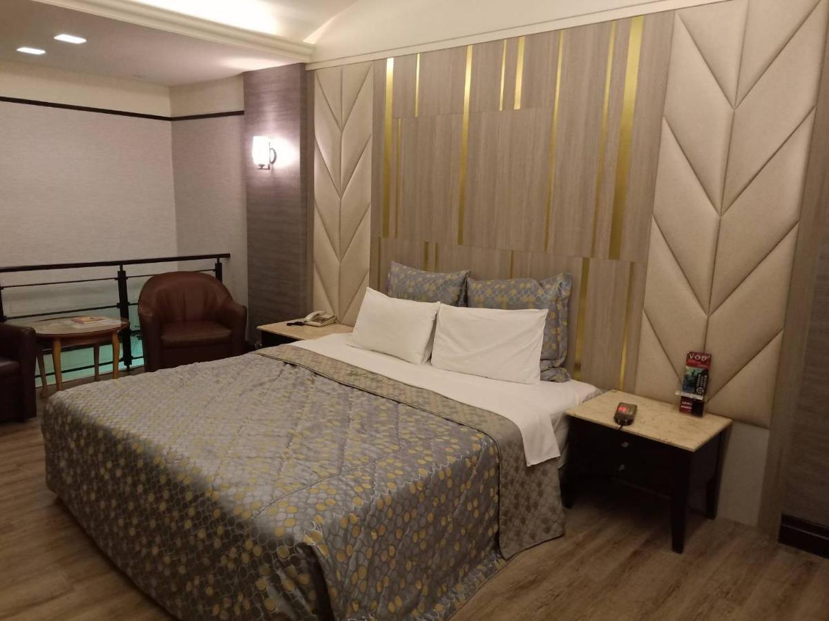Xin Yuan Motel Tchaj-čung Exteriér fotografie