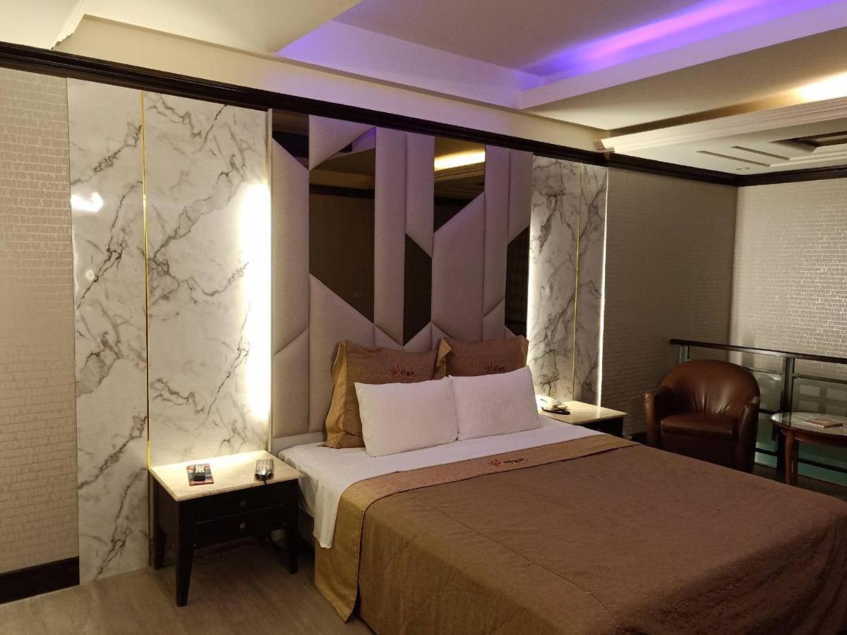 Xin Yuan Motel Tchaj-čung Exteriér fotografie