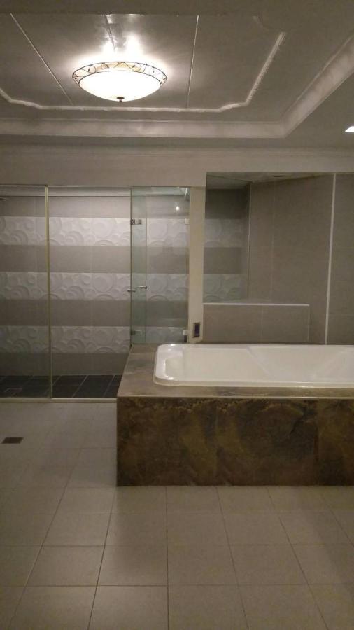 Xin Yuan Motel Tchaj-čung Exteriér fotografie