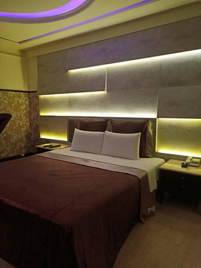 Xin Yuan Motel Tchaj-čung Exteriér fotografie
